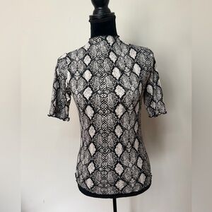 Snake Print Mesh Mock Neck Top | Fitted Tee | Short Sleeve | Size Medium